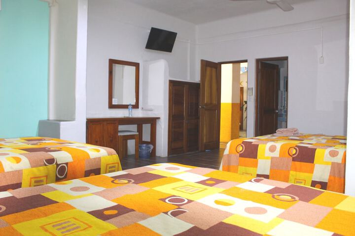 Room 12 of 40