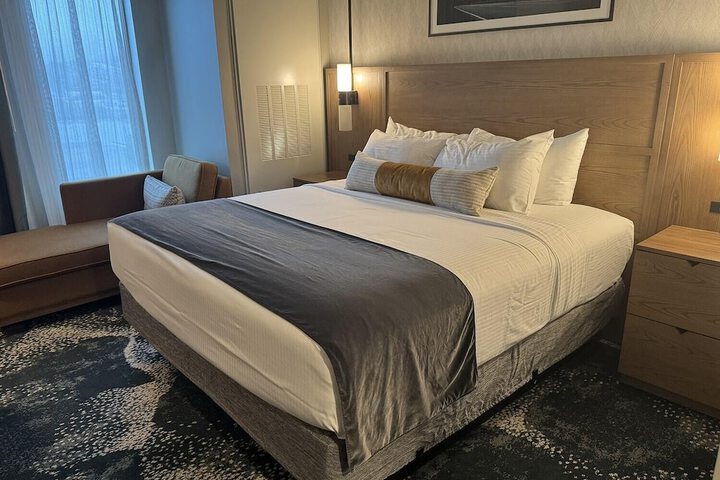 Room 8 of 34