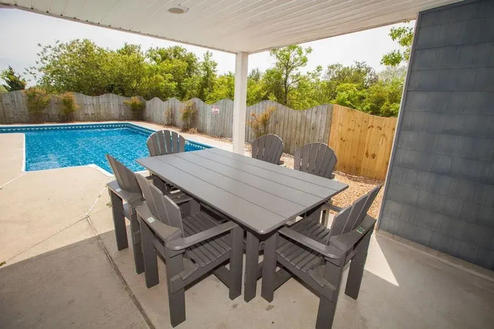 Pool 17 of 26