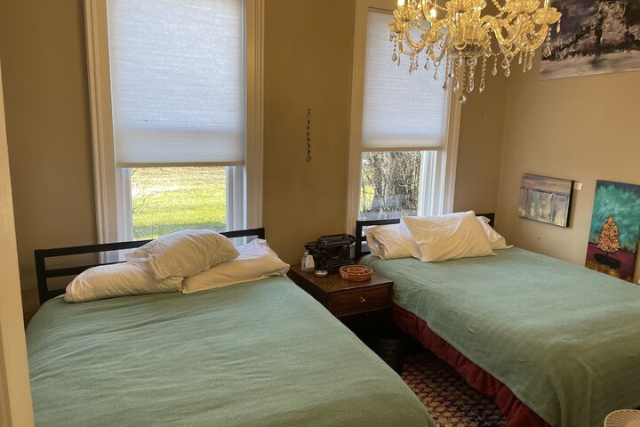 Room 51 of 99