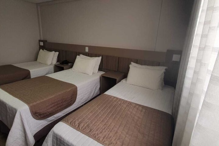 Room 17 of 34