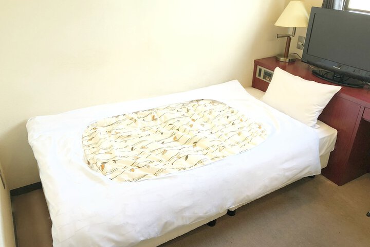 Room 3 of 7