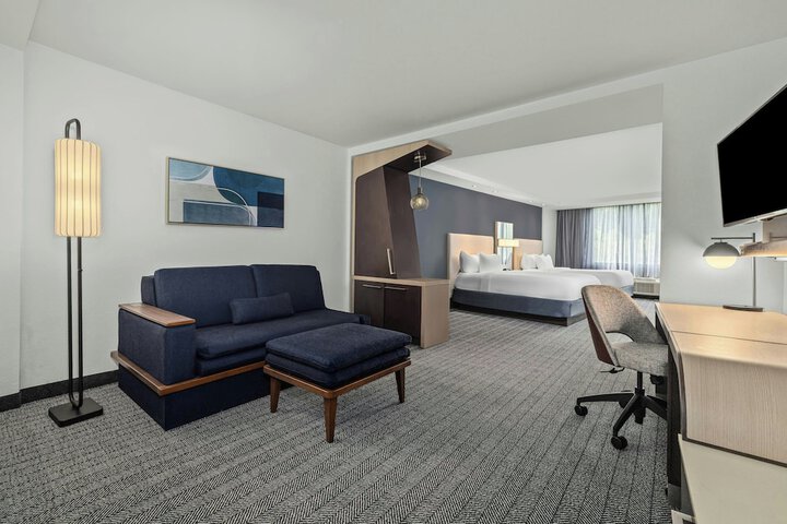 Room 13 of 73