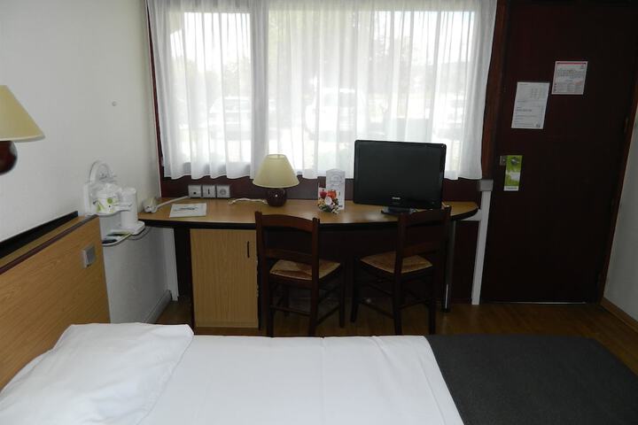 Room 5 of 30