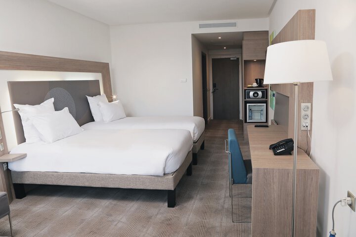 Room 8 of 109