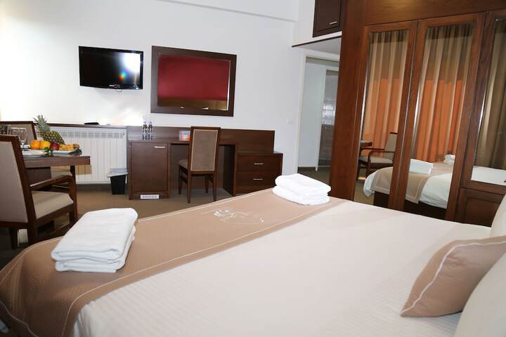 Room 9 of 54