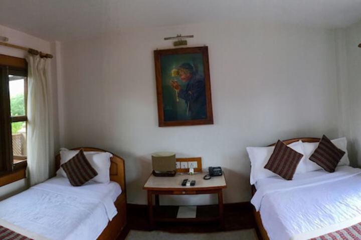 Room 4 of 27
