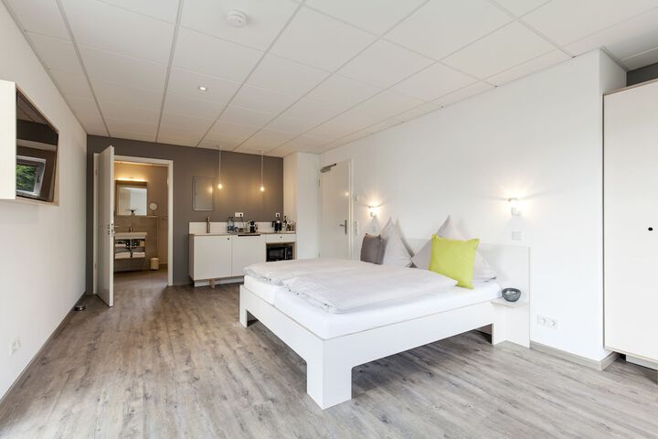 Room 5 of 19