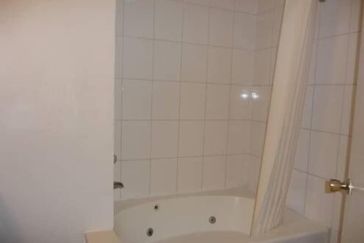 Room 18 of 27
