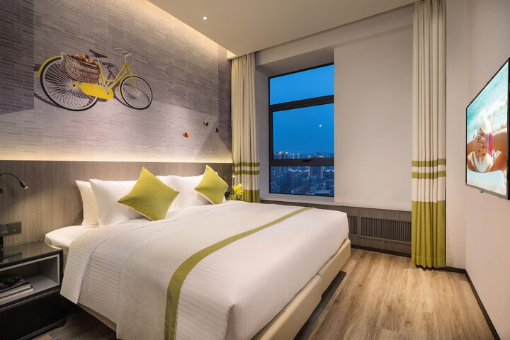 Room 3 of 31