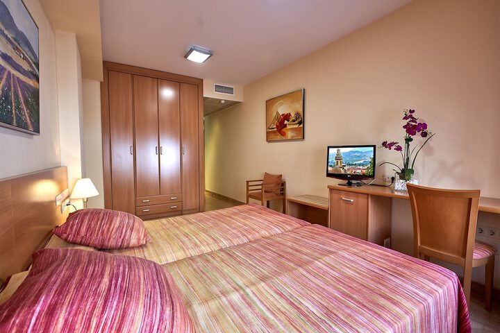 Room 10 of 35