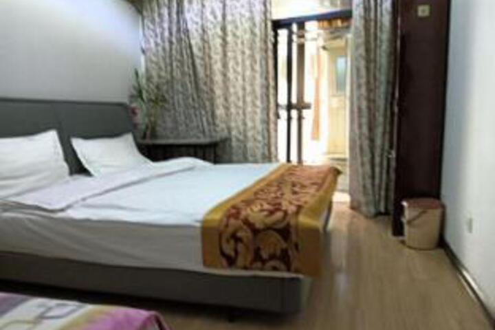 Room 6 of 7