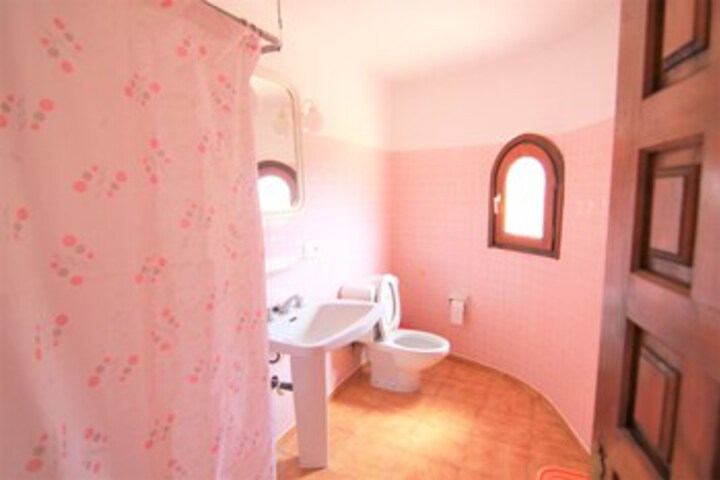 Room 5 of 75