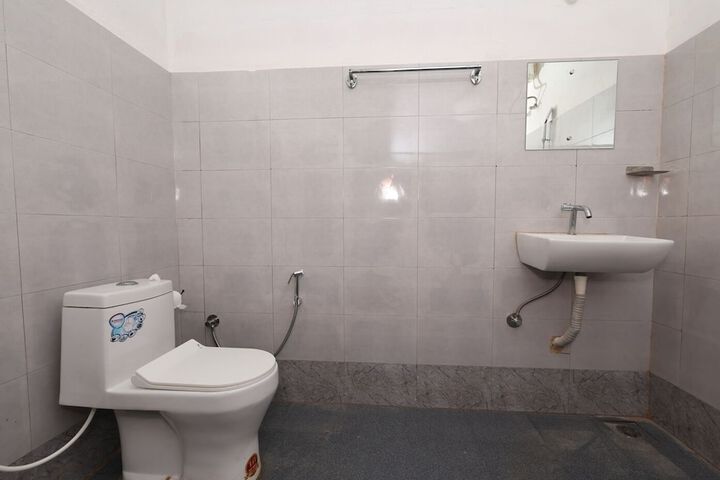 Room 34 of 103