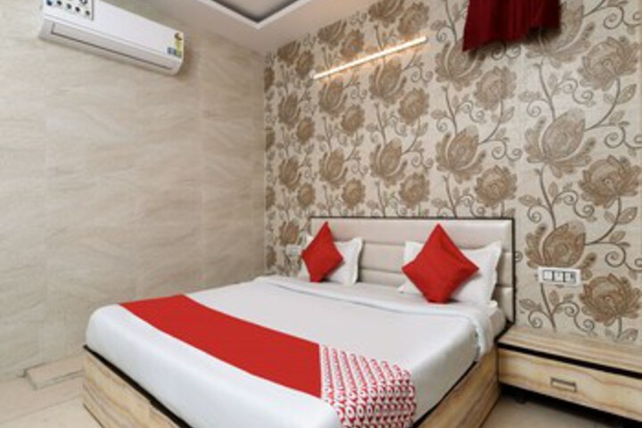 OYO 13027 Flamingo Grand