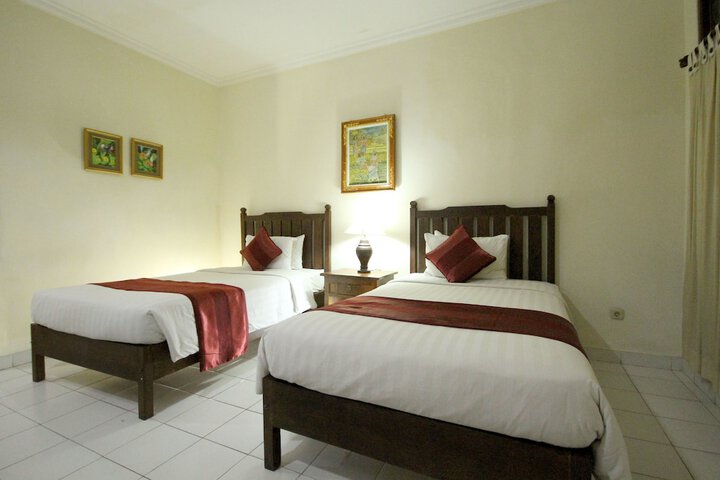 Room 7 of 33