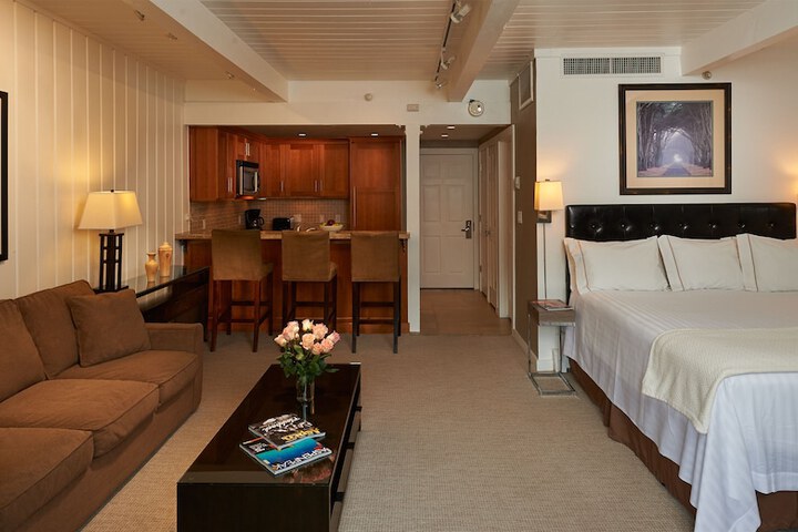 Room 10 of 185