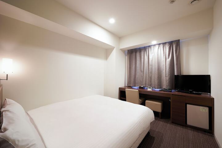 Room 15 of 49