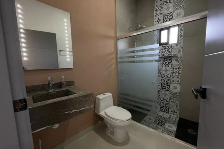 Room 80 of 99