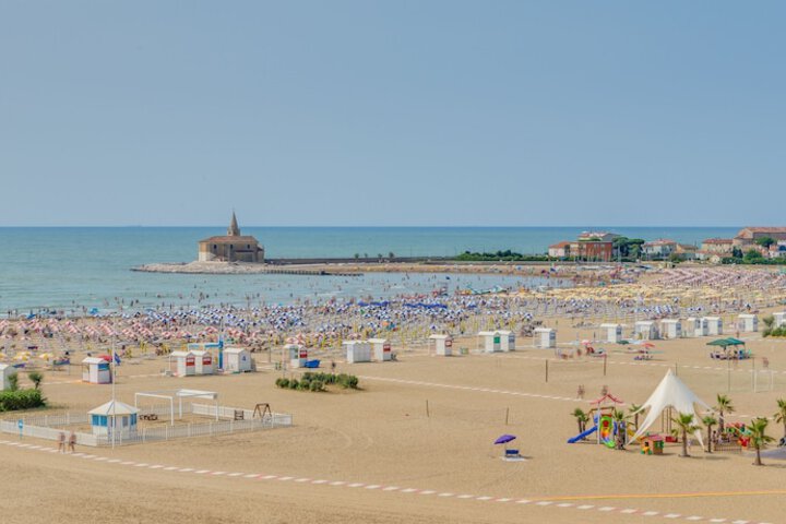 Beach 39 of 82