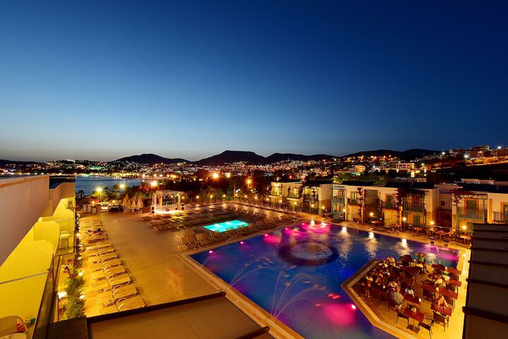 Pools & Facilities