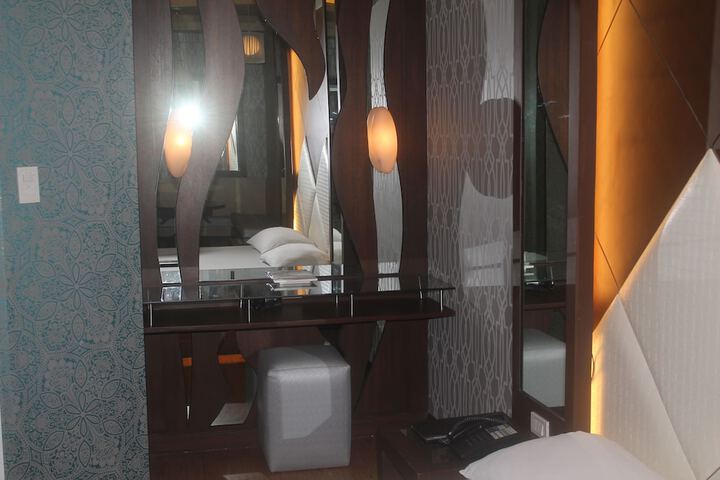 Room amenity