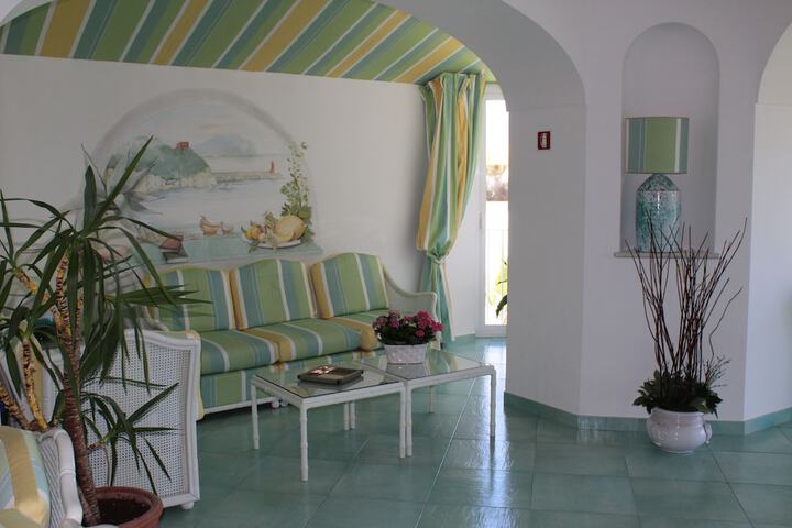Guest Lobby