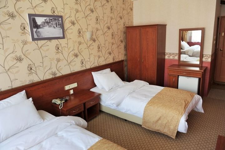 Room 6 of 46