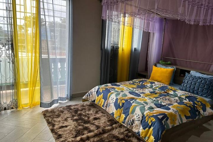 Room 6 of 8