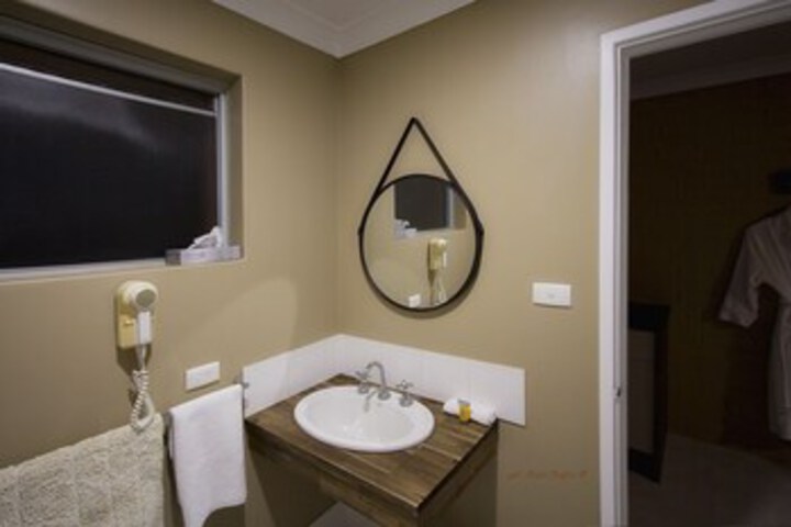 Room 52 of 117