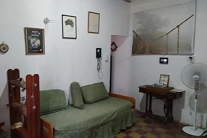 Room 12 of 19