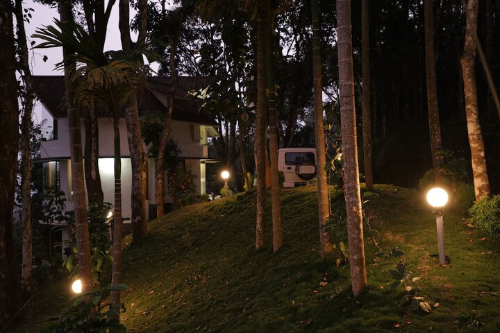 MUNNAR BREEZE
