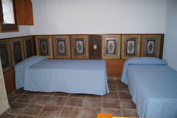 Room 2 of 14