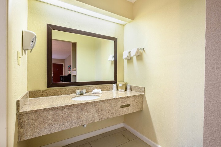 Bathroom sink