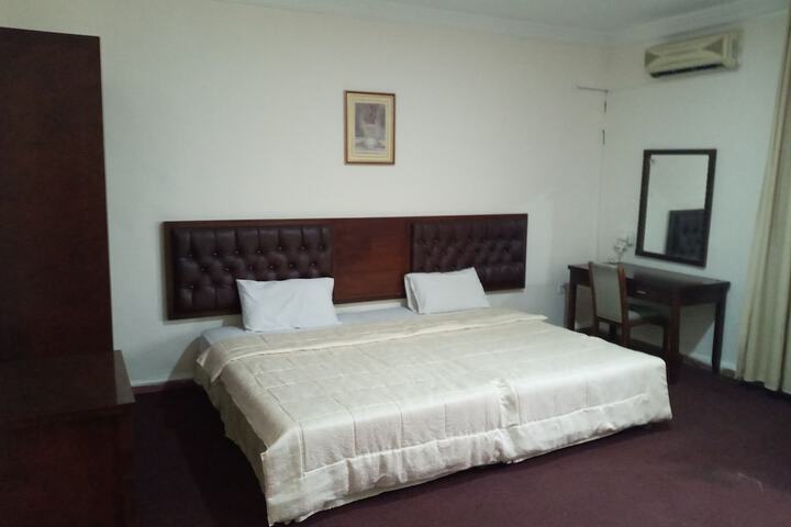 Room 15 of 50
