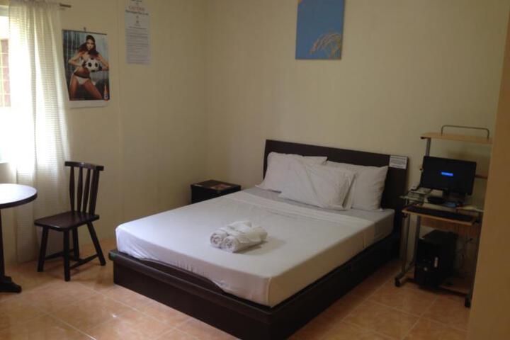 Room 3 of 6