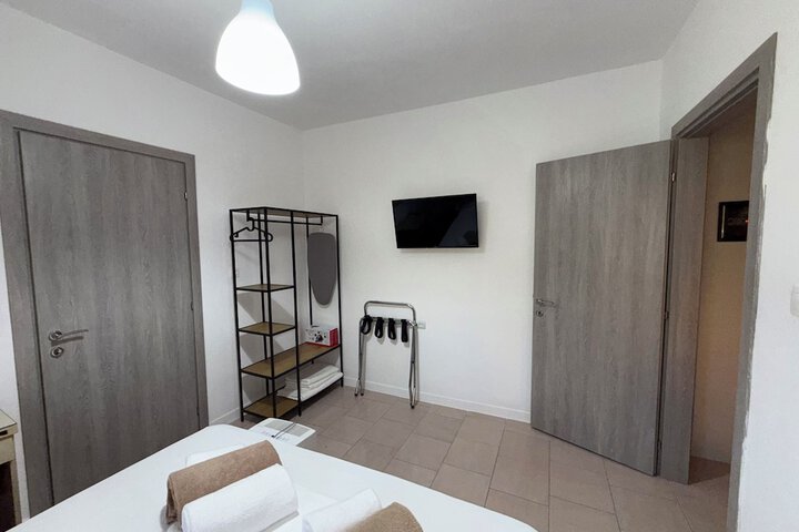 Room 47 of 171