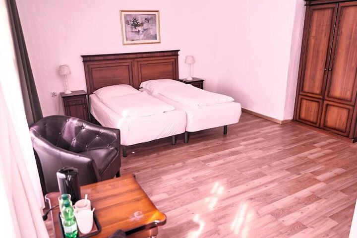 Room 9 of 66