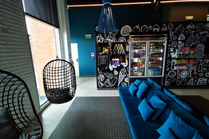 Lobby lounge