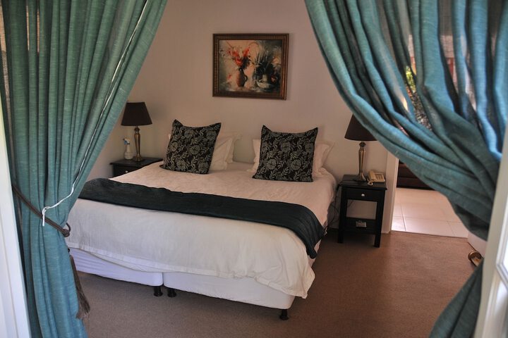Room 5 of 74