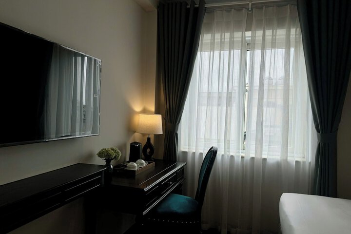 Room 5 of 27