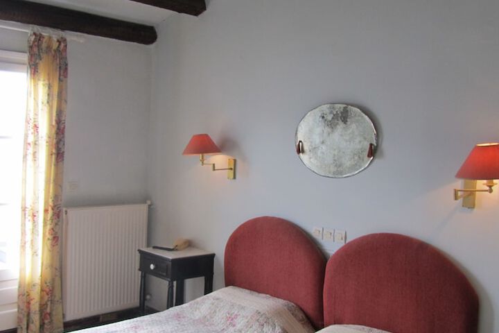 Room 2 of 32