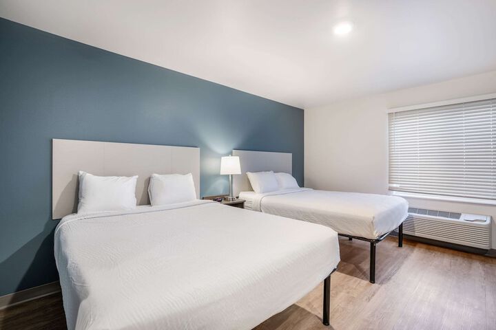 1 Queen Bed (1 of 28)