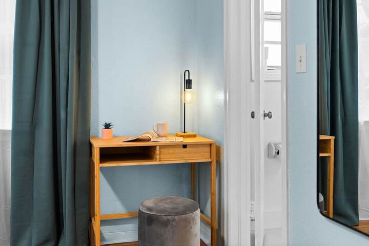 Room 68 of 136
