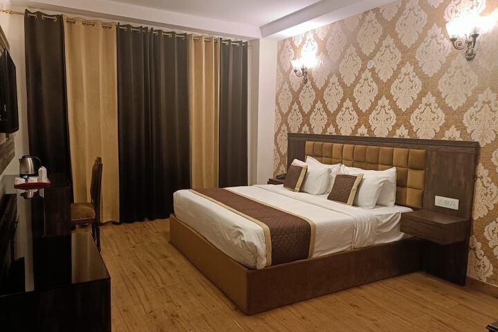 Room 2 of 21