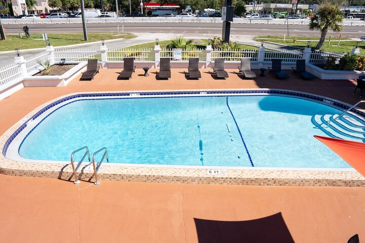 Pool 19 of 26
