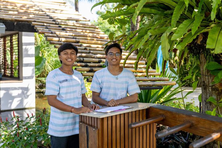 Concierge desk
