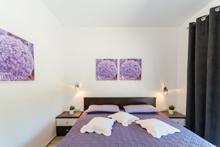 Room 5 of 20