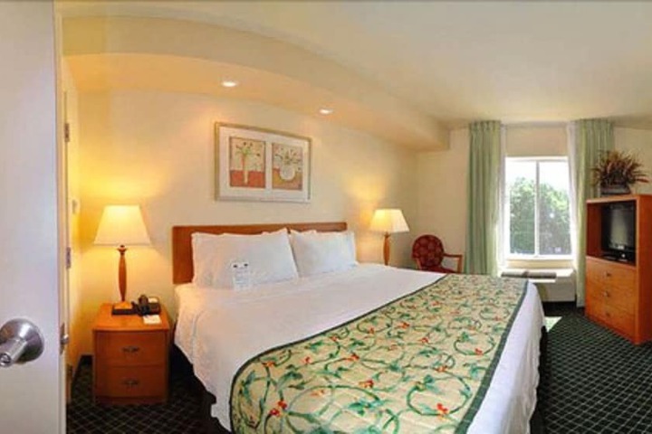 Room 8 of 37