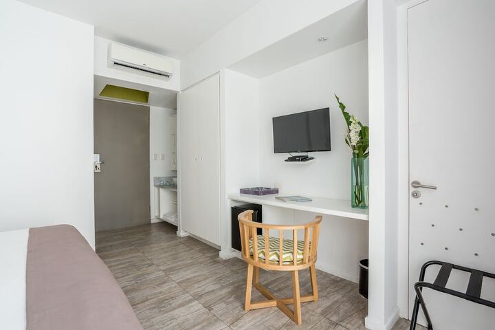 Room 70 of 181